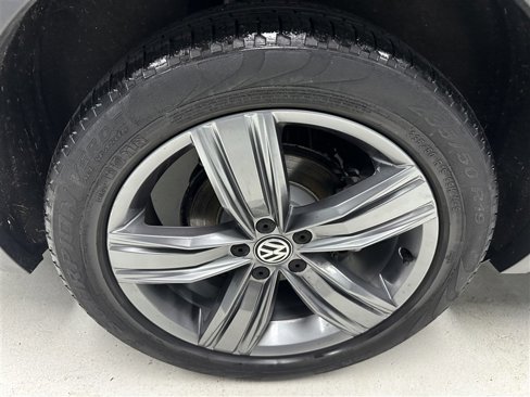 Used 2021 Volkswagen Tiguan SEL image 14