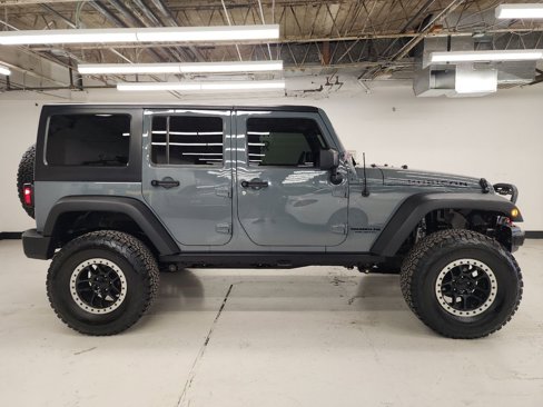 Used 2015 Jeep Wrangler Unlimited Rubicon w/ Connectivity Group image 4