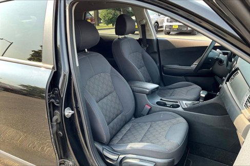 Used 2018 Kia Niro LX image 26