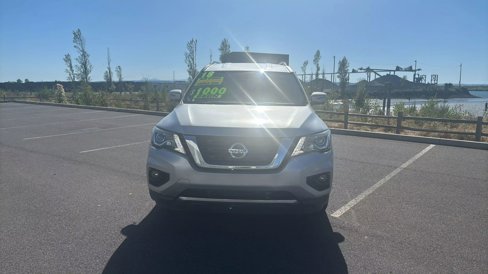 Used 2018 Nissan Pathfinder SL image 2