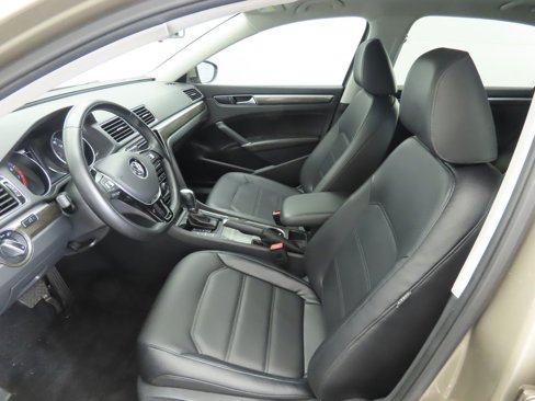 Used 2016 Volkswagen Passat 1.8T SE image 19