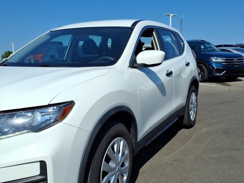 Used 2017 Nissan Rogue S image 22