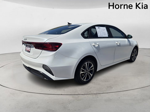 Used 2023 Kia Forte LXS image 4