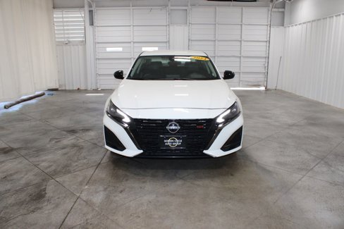 Used 2024 Nissan Altima 2.5 SR image 3