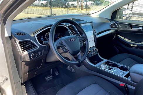 Used 2021 Ford Edge SE w/ Cargo Accessory Package image 14