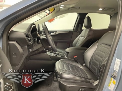 Used 2023 Ford Escape Platinum w/ Premium Technology Package image 11