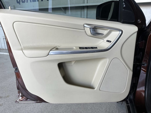 Used 2015 Volvo XC60 T6 image 15