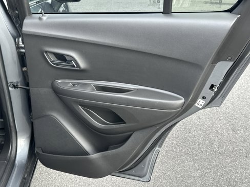 Certified 2019 Chevrolet Trax LT w/ LT Convenience Package image 16