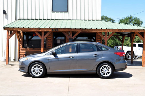 Used 2018 Ford Focus SE image 2
