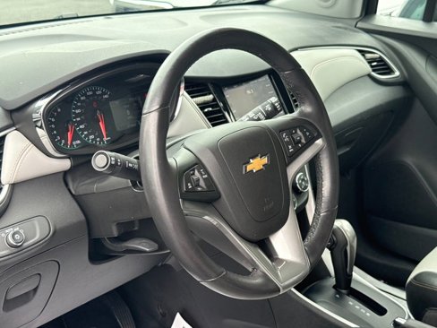 Used 2022 Chevrolet Trax LT w/ Premium Seat Package image 27