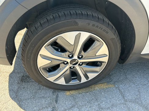Used 2022 Kia Niro EX w/ Cold Weather Package image 32