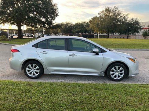 Used 2022 Toyota Corolla LE image 6