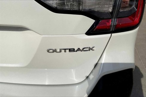 Used 2023 Subaru Outback Premium image 9