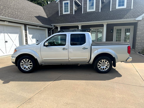 Used 2012 Nissan Frontier SL image 3