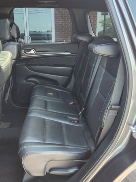 Used 2014 Jeep Grand Cherokee Overland w/ Advanced Technology Group image 27