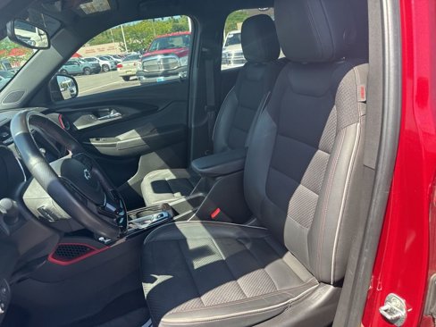 Used 2021 Chevrolet TrailBlazer RS w/ Technology Package image 15