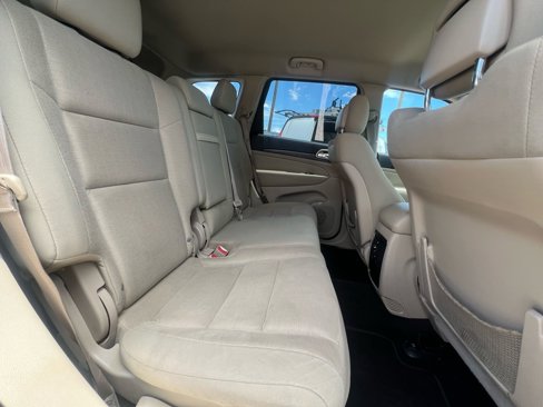 Used 2015 Jeep Grand Cherokee Laredo w/ Quick Order Package 23E image 18