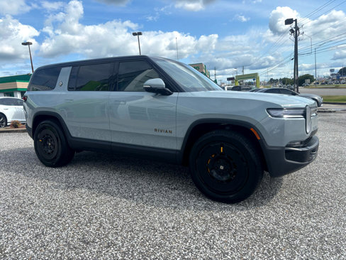 Used 2025 Rivian R1S Premium image 14