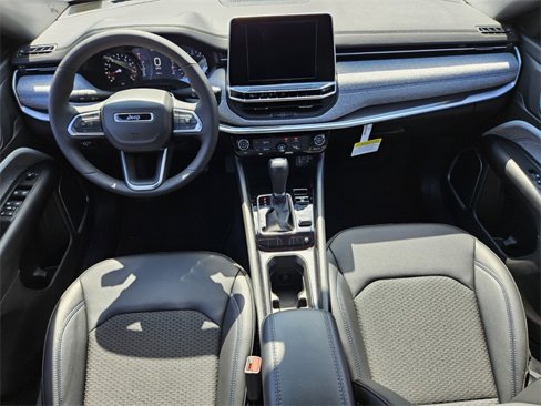 New 2025 Jeep Compass Latitude image 7