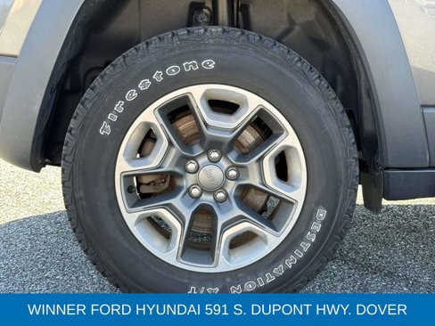 Used 2019 Jeep Cherokee Trailhawk image 9