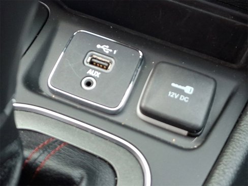 Used 2021 Jeep Cherokee Trailhawk image 24