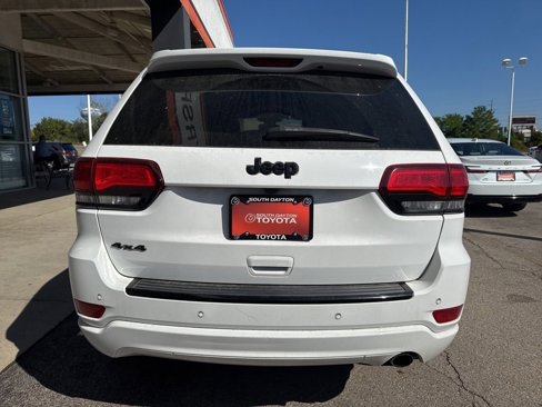 Used 2017 Jeep Grand Cherokee Altitude image 5