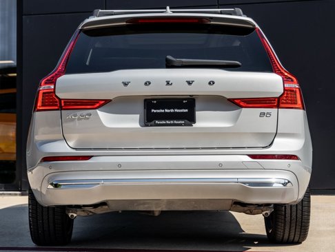 Used 2023 Volvo XC60 B5 Ultimate w/ Climate Package image 7