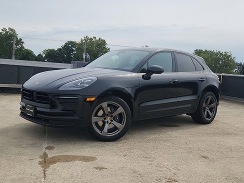 Used 2025 Porsche Macan image 1