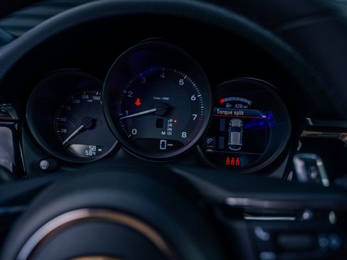 Used 2025 Porsche Macan image 25