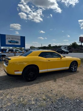 Used 2017 Dodge Challenger SXT image 10