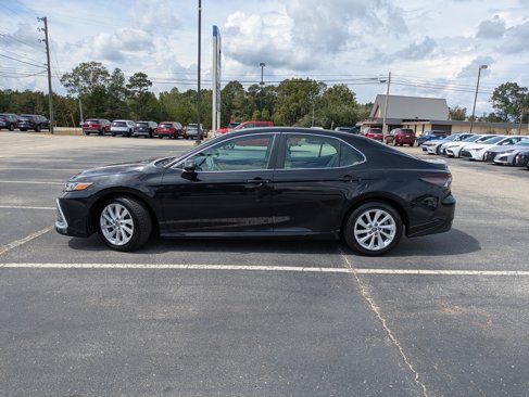 Used 2023 Toyota Camry LE image 2