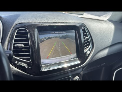 Used 2021 Jeep Compass Limited image 19
