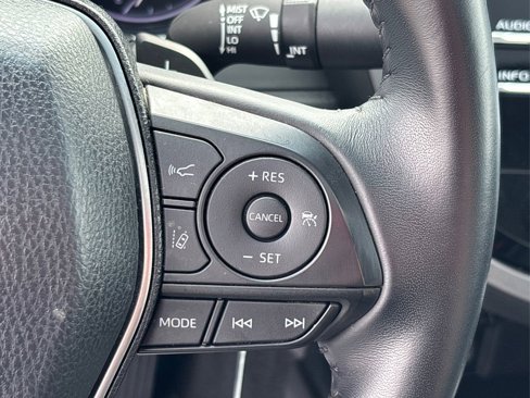 Used 2018 Toyota Camry SE image 33