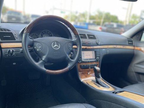 Used 2006 Mercedes-Benz E 350 4MATIC Sedan image 13