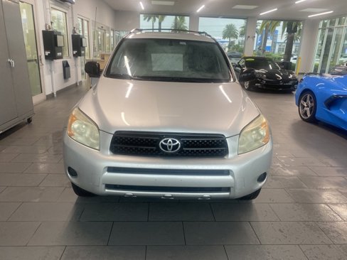 Used 2007 Toyota RAV4 2WD w/ 3rd Row image 3