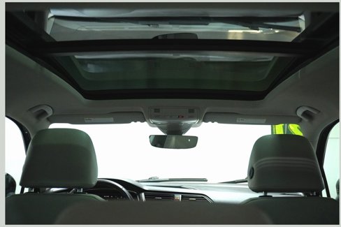 Used 2021 Volkswagen Tiguan SEL w/ 2-Row Tiguan MDO Package image 6