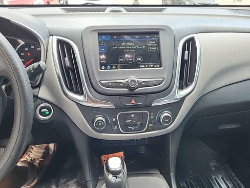 Used 2019 Chevrolet Equinox LT image 16