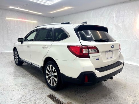 Used 2019 Subaru Outback 2.5i Touring image 5