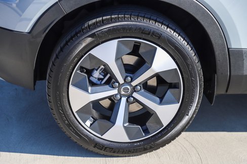 Used 2025 Volvo XC40 B5 Core w/ Protection Package Premier image 12