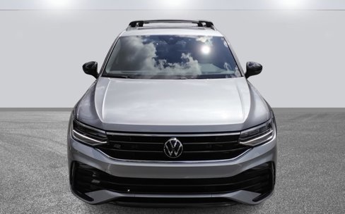 Used 2024 Volkswagen Tiguan SE R-Line image 2