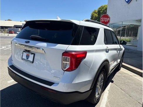 Used 2020 Ford Explorer XLT image 6