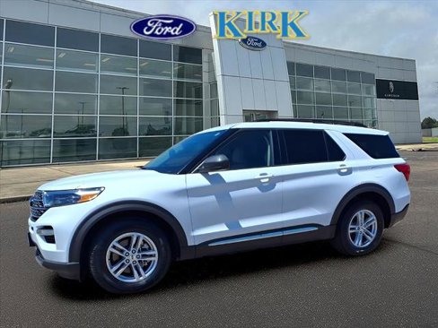 Certified 2023 Ford Explorer XLT w/ Equipment Group 202A image 2