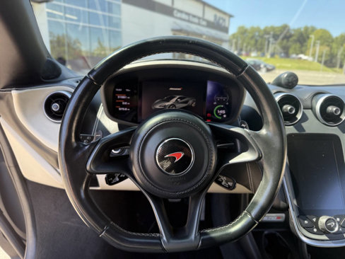 Used 2016 McLaren 570S Coupe image 22