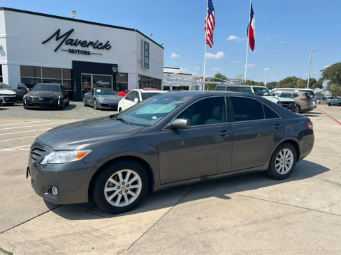 Used 2011 Toyota Camry XLE image 1