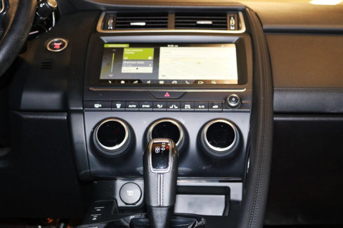 Used 2020 Jaguar E-PACE SE image 34