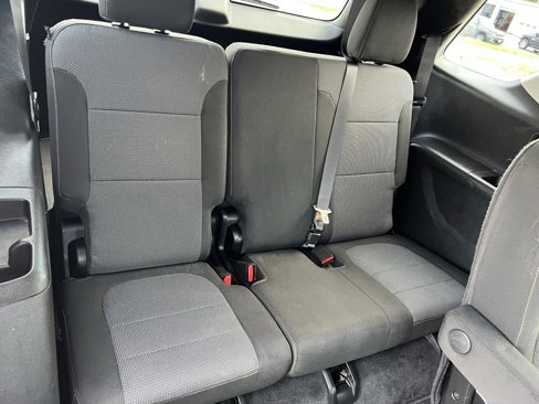 Used 2020 Chevrolet Traverse LT image 17