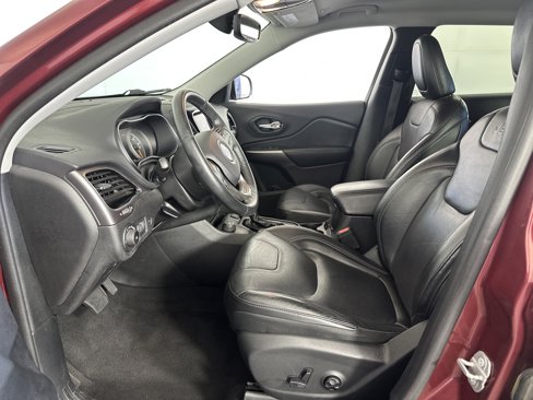 Used 2019 Jeep Cherokee Limited image 6
