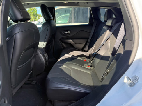 Used 2021 Jeep Cherokee Limited image 8