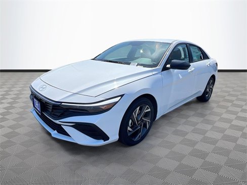 New 2025 Hyundai Elantra SEL image 3