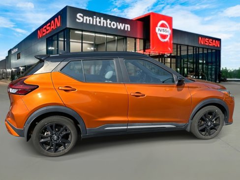 Certified 2022 Nissan Kicks SR w/ Premium Package image 5